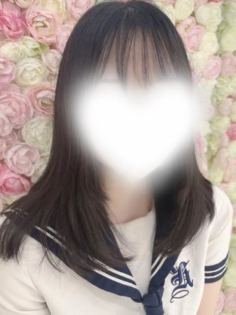 つき　卒業したての18才♡